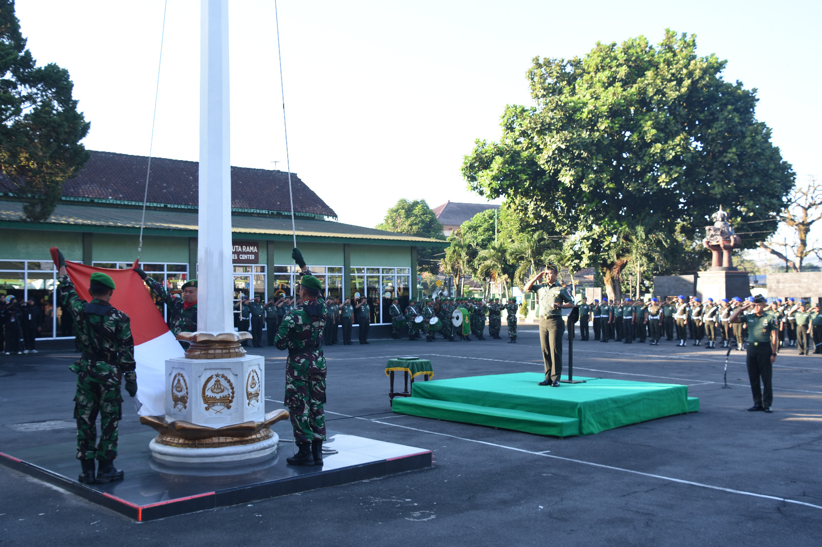Pimpin Upacara Bendera 17-an,  Danrem 073/Makutarama Bacakan Amanat Panglima TNI